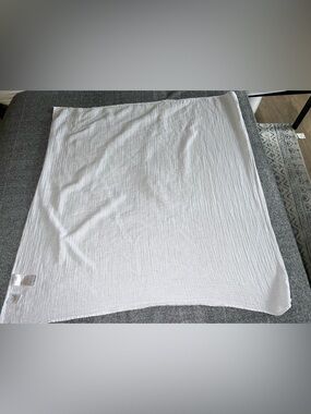 Aden and Anais Lightweight Gray Muslin 100% Cotton Swaddle Blanket 38 X 39